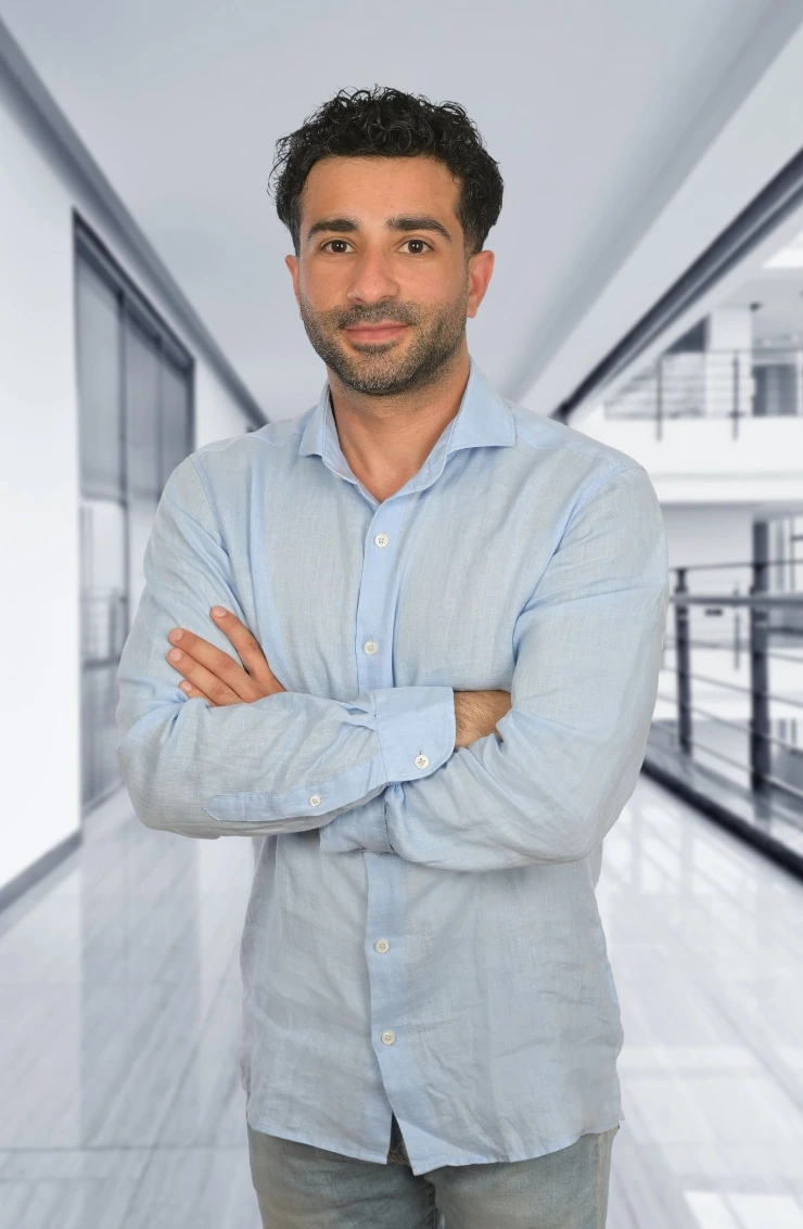 Milad Lotfinezhad, Mitgründer der QualiMed Hygienetechnik GmbH